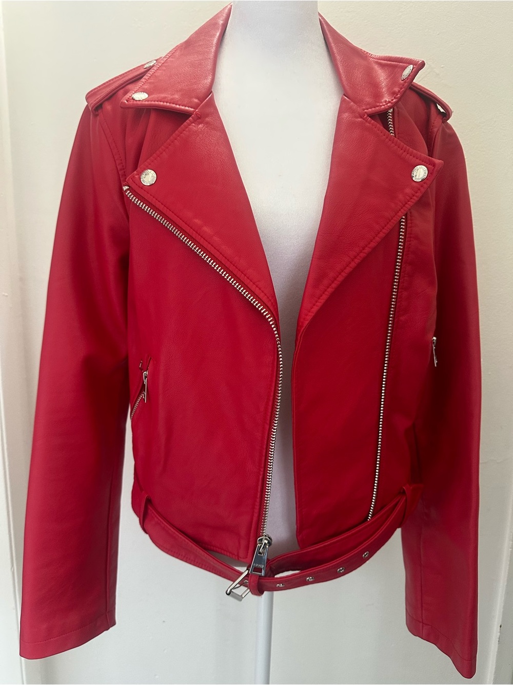 Levi’s Red Faux Leather Moto Jacket - Size L - Iconic Biker Style - Picture 4 of 6
